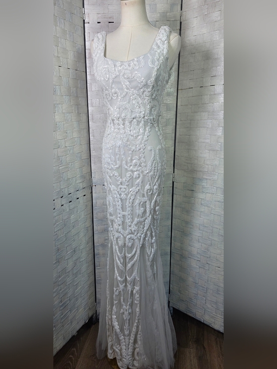 Dresses & Skirts - Elegant White Beaded Sleeveless Evening Gown